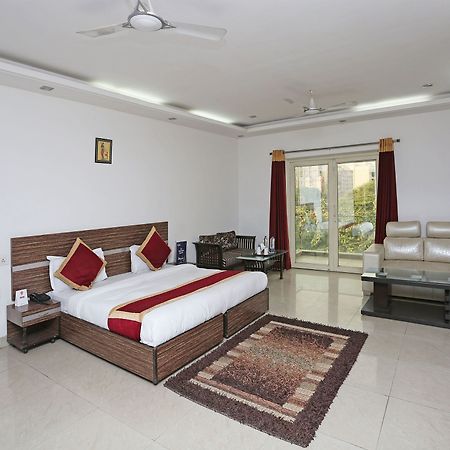 Oyo 10257 Hotel Lotus Park Ґурґаон Екстер'єр фото