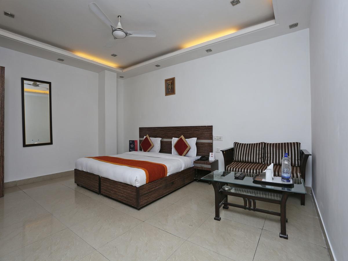 Oyo 10257 Hotel Lotus Park Ґурґаон Екстер'єр фото