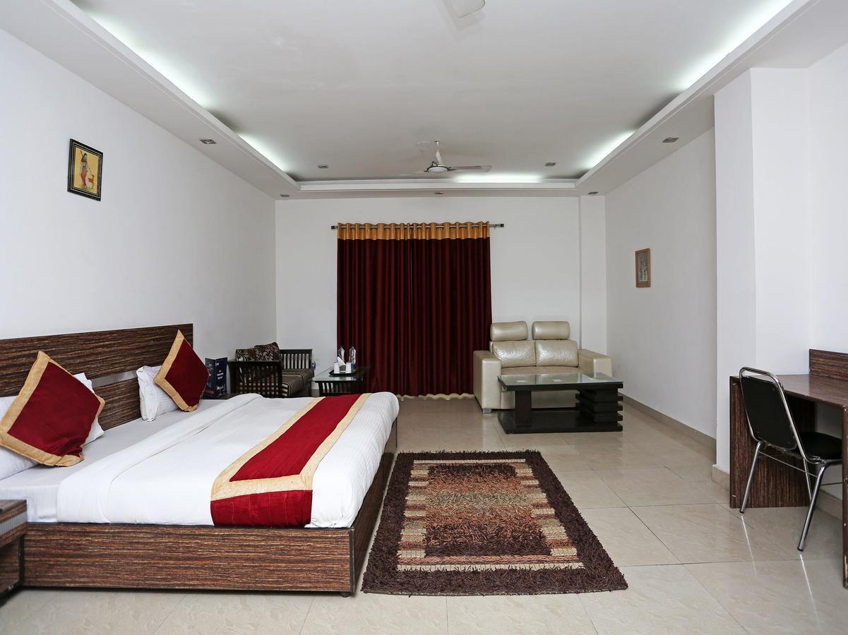 Oyo 10257 Hotel Lotus Park Ґурґаон Екстер'єр фото