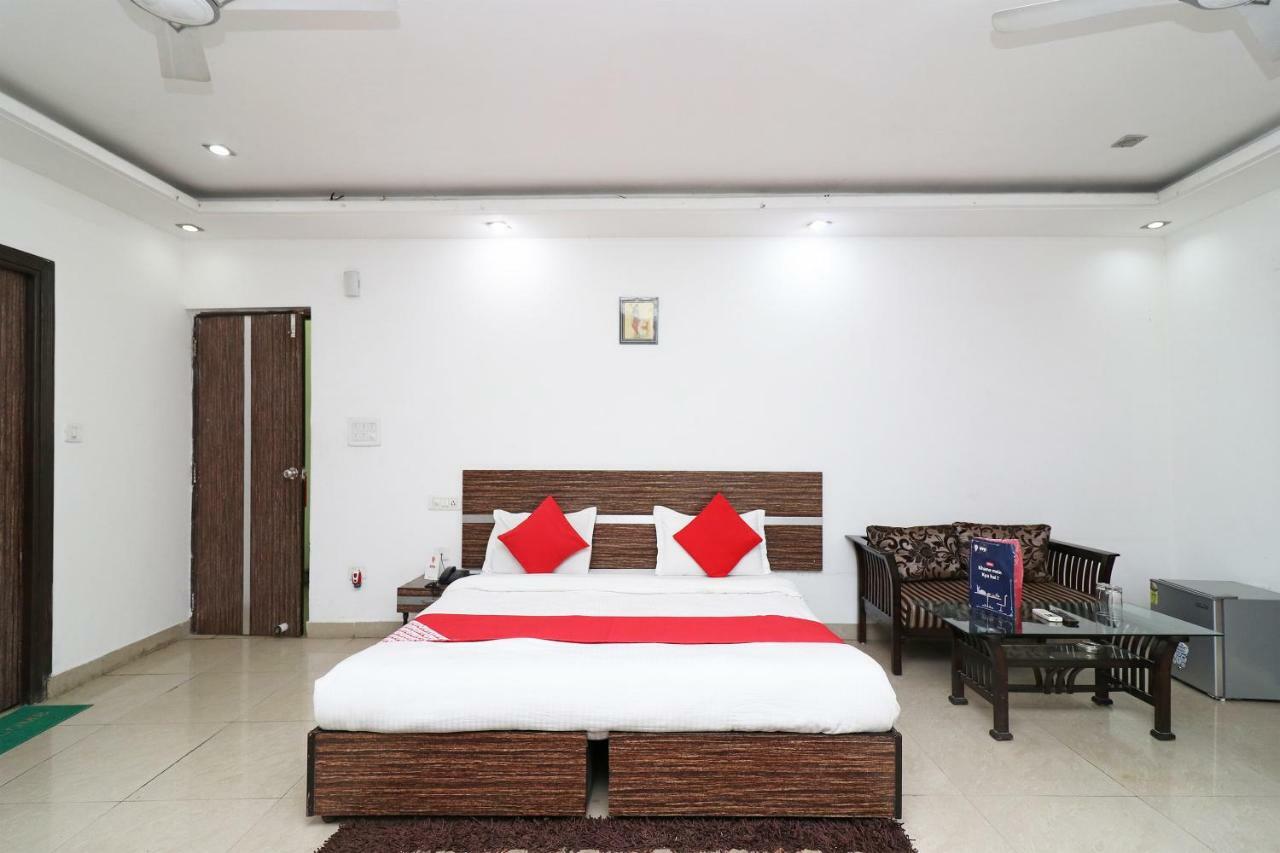 Oyo 10257 Hotel Lotus Park Ґурґаон Екстер'єр фото