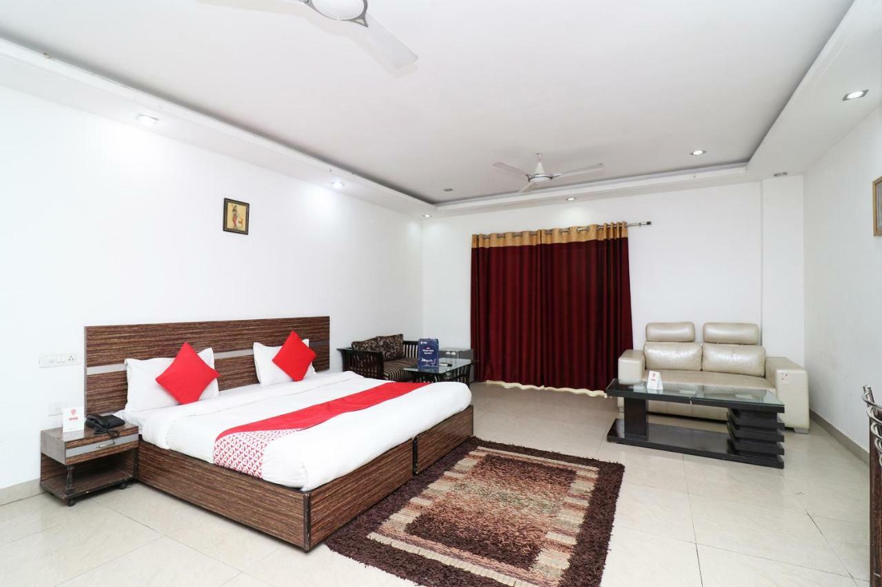Oyo 10257 Hotel Lotus Park Ґурґаон Екстер'єр фото