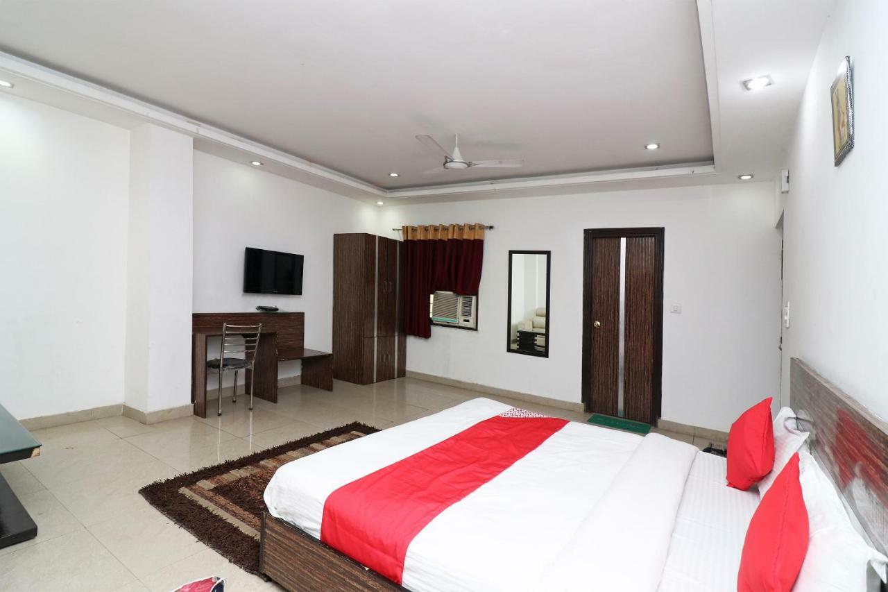 Oyo 10257 Hotel Lotus Park Ґурґаон Екстер'єр фото
