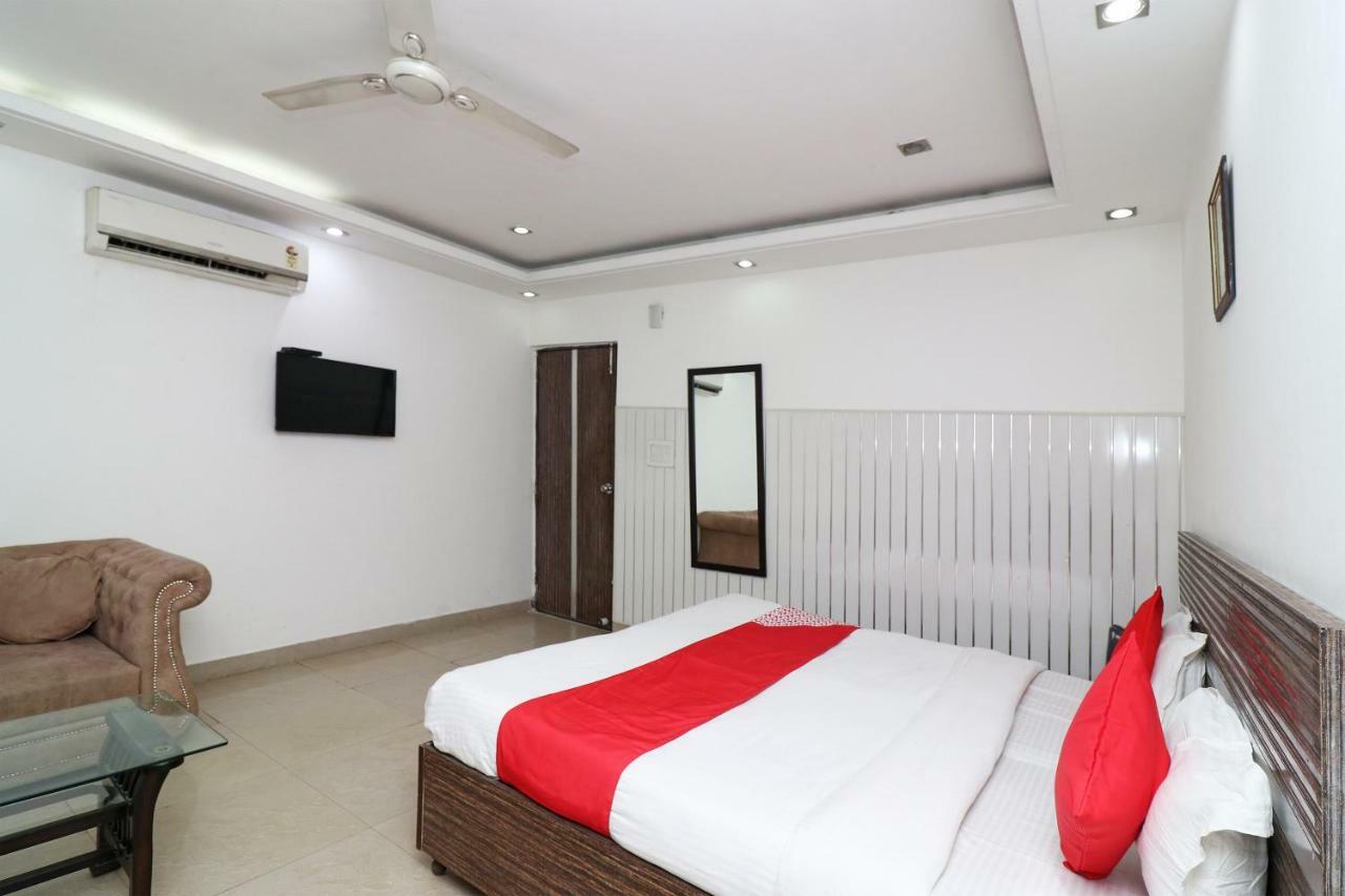 Oyo 10257 Hotel Lotus Park Ґурґаон Екстер'єр фото