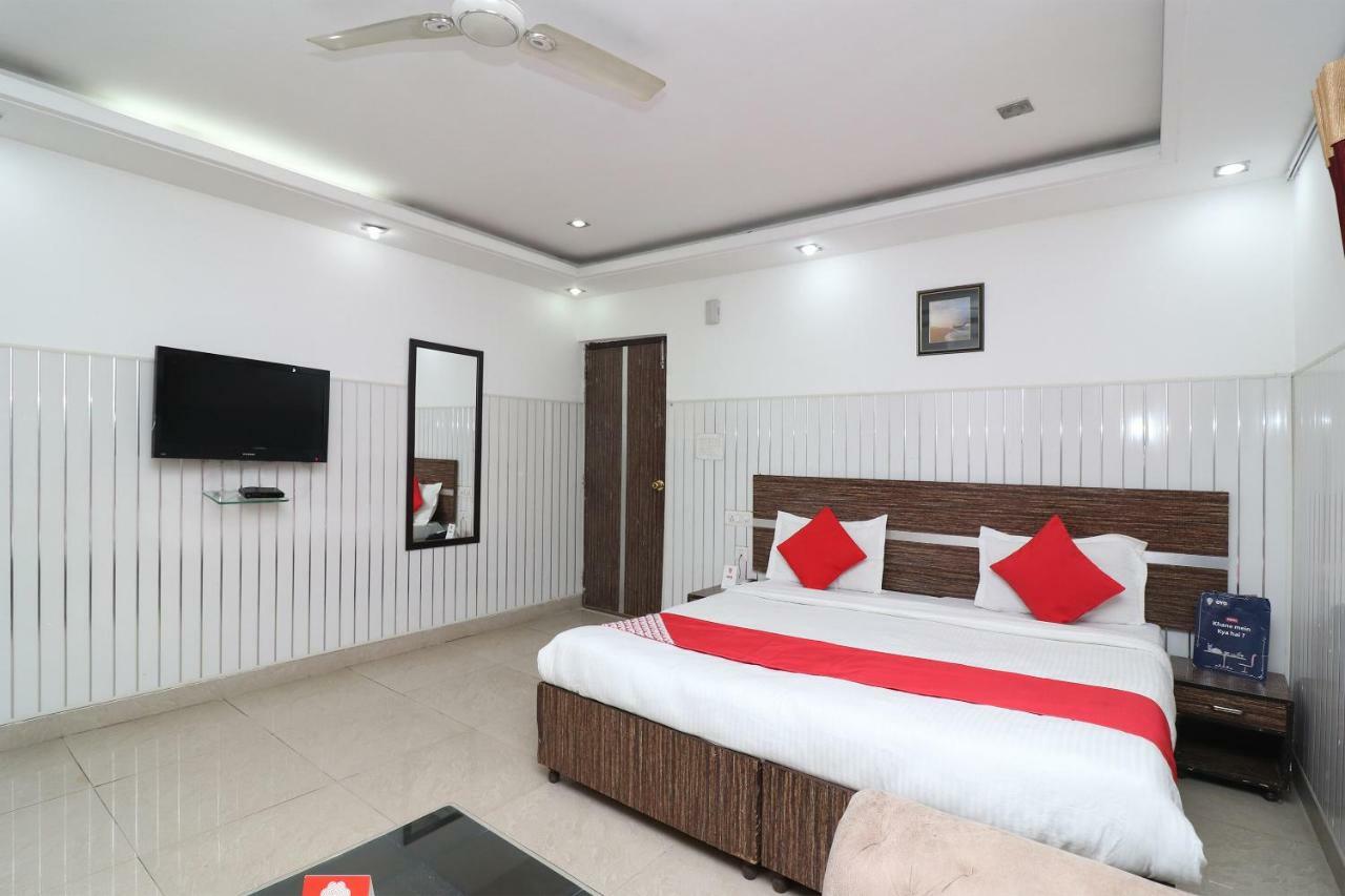 Oyo 10257 Hotel Lotus Park Ґурґаон Екстер'єр фото