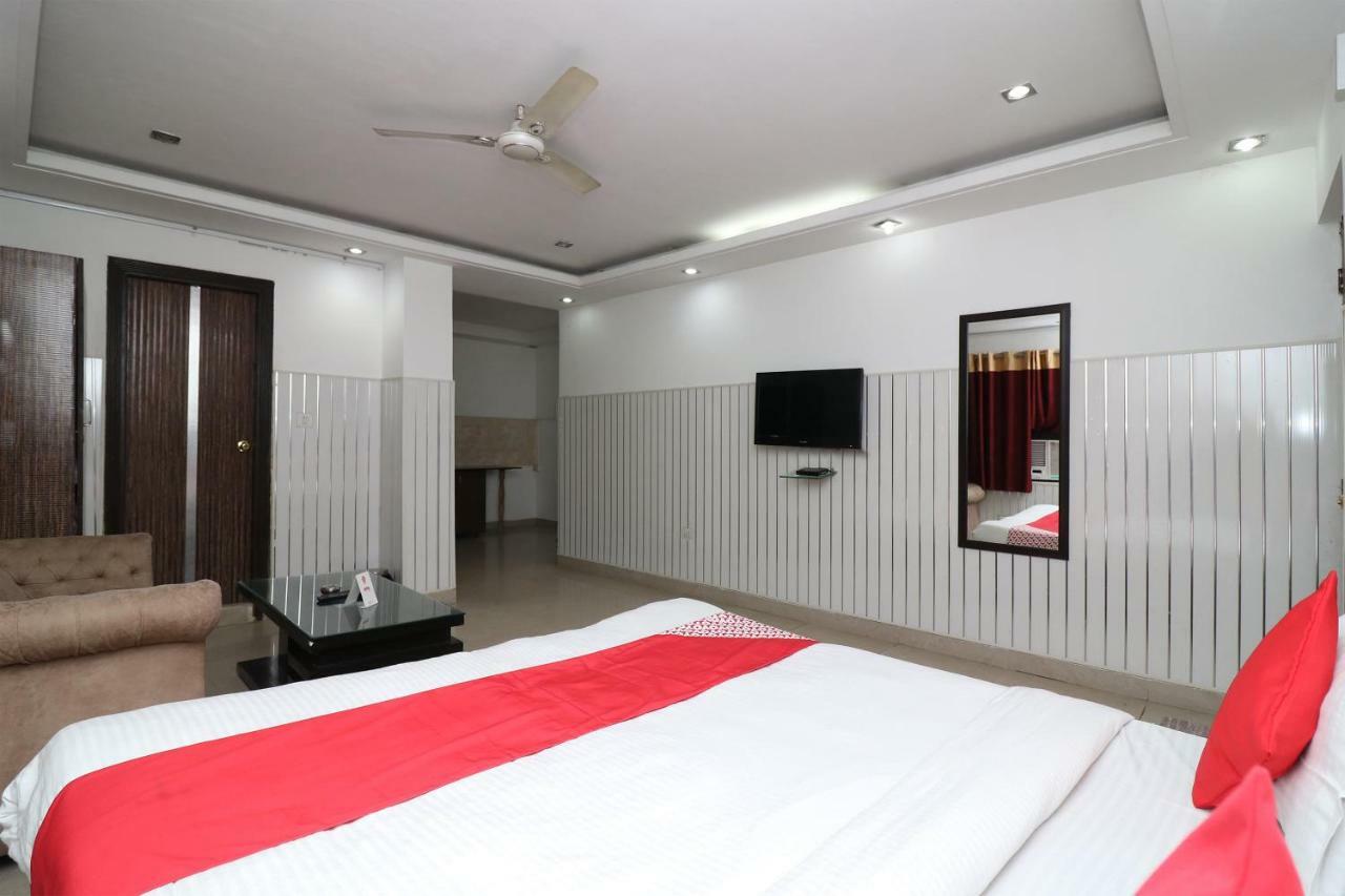 Oyo 10257 Hotel Lotus Park Ґурґаон Екстер'єр фото
